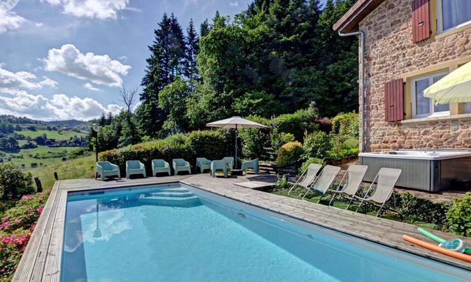 Belmont-de-la-Loire Cottage | Spacious House with Pool, Spa, and Garden – Perfect for Families
