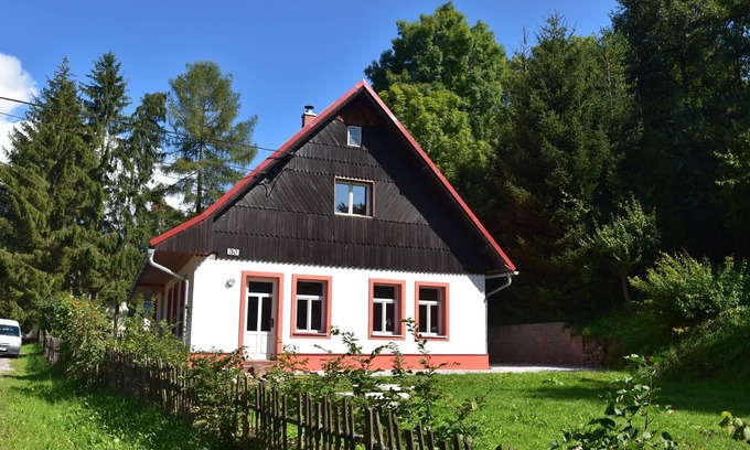 Rudnik u Vrchlabi House | Spacious Holiday Home in Rudník with Garden