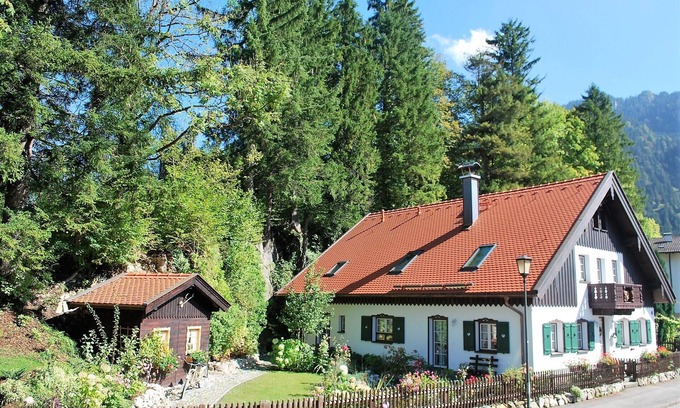 Oberammergau Apartment | Spacious Holiday Apartment with three Bedrooms