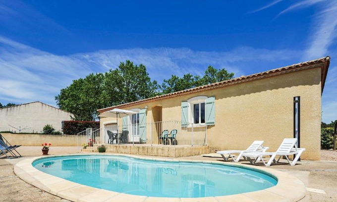 Beaufort House | Spacious Holiday Home in Aigues vives