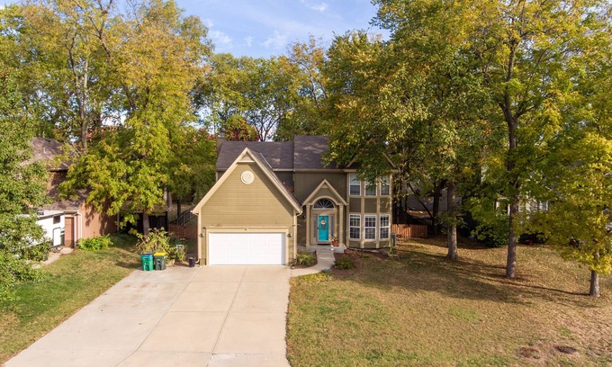 New Century House | Spacious home for family fun or groups. - No cleaning fee -