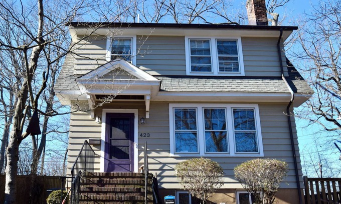 Highland Park House | Spacious home near Rutgers University with bonus loft