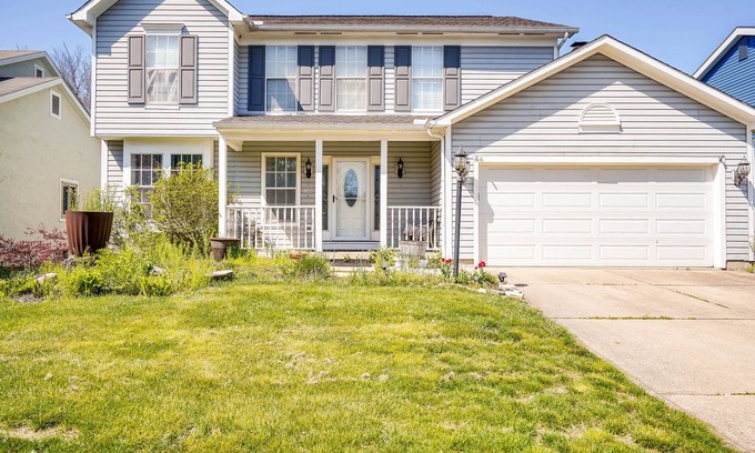 Gahanna House | Spacious Home w/ Deck - 9 Mi to Downtown Columbus