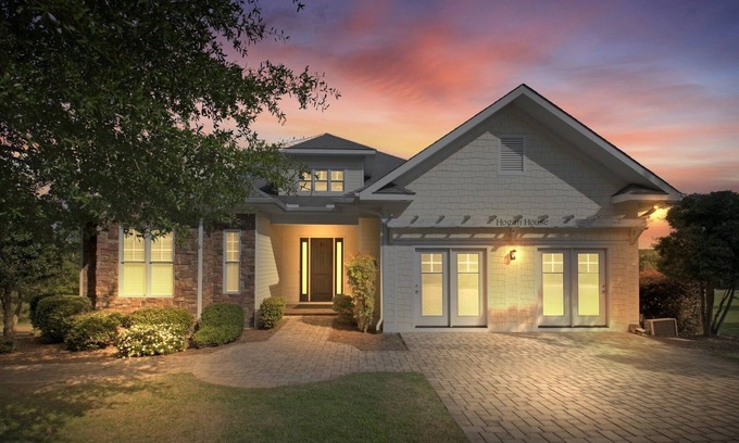 Carthage House | Spacious Home with 4 Master Suites in Quiet Community by RedAwning