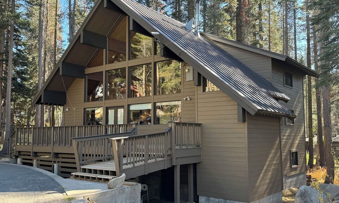 Soda Springs House | Spacious Home with Hot Tub and Starlink Internet!