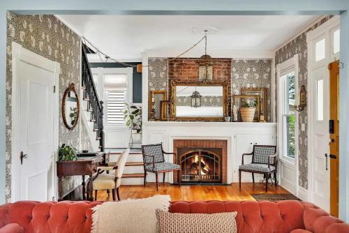 Troy House | Spacious Home with Yard and Patio, 2 Mi to Dtwn Troy
