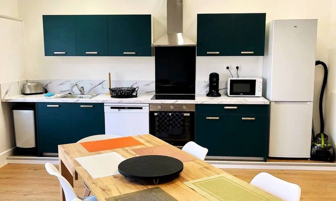 Anzin House | Spacious House 12 Pers And 4 Bathrooms, All-comfort
