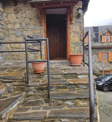 Canejan House | Spacious House in Canejan with Mountain View