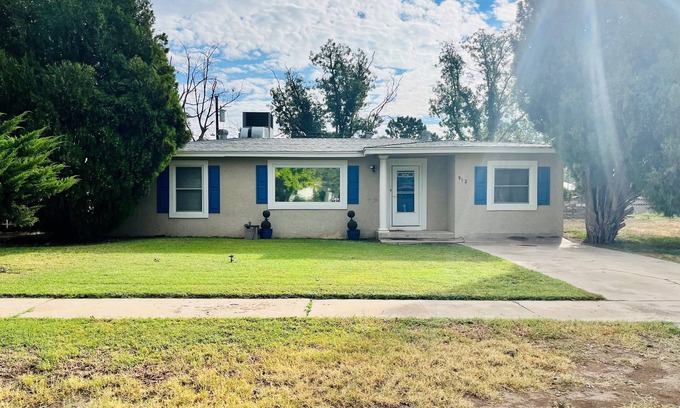 Carlsbad House | Spacious house with a fenced yard for executive housing