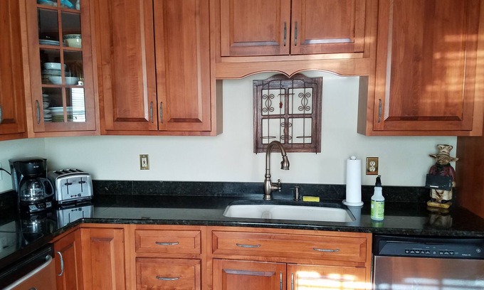 Malvern Apartment | Spacious in-law suite with kitchen and private entrance