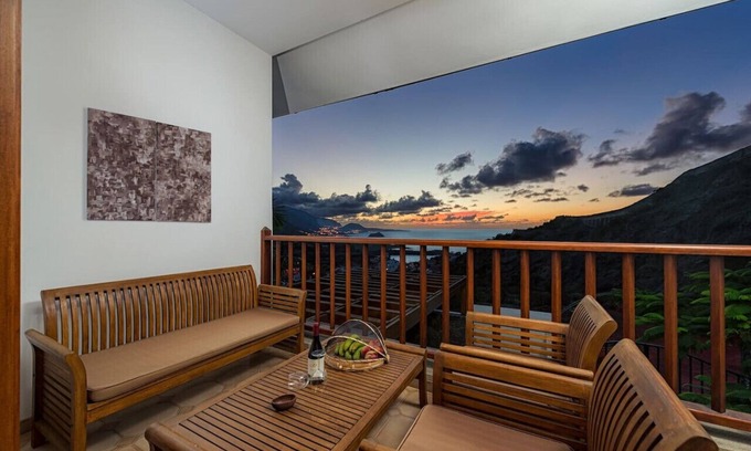 La Mancha Apartment | Spacious interior, 3 terraces with views, wifi [D]