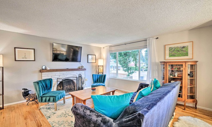 Kent House | Spacious Kent Getaway w/Yard, Deck + Grill!