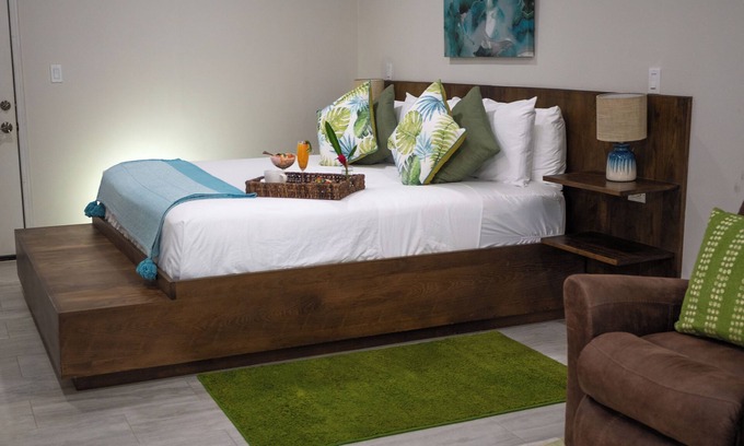 Armenia Resort | Spacious King Suite at Resort with a river view in gorgeous Roaring Creek Belize