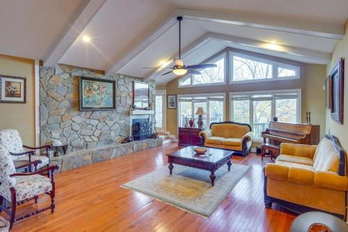 Westover Apartment | Spacious Lakefront Apt with Deck in Fayetteville!