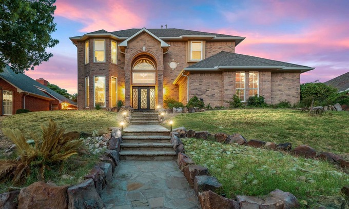 Rockwall House | Spacious Lakeside 5 BR w Pool, Sauna & Game Room!