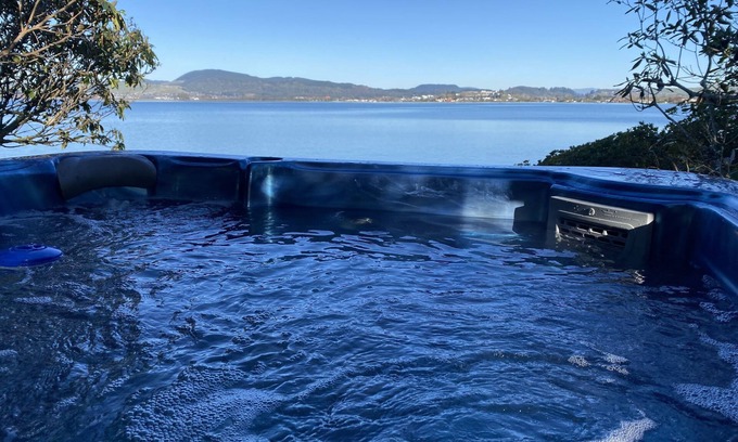Kawaha Point House | Spacious lakeside retreat at The Willows, Lake Rotorua