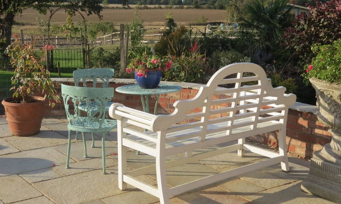 Alpheton House | Spacious, light, self contained 2 room holiday Annex with own access.