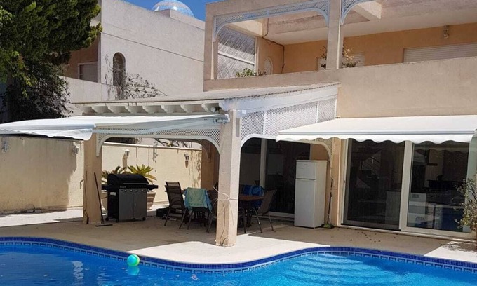 Garrucha House | Spacious Luxurious Detached Villa With Pool and a Pool Table