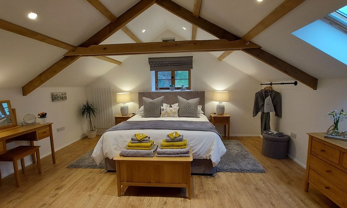 Brayford House | Spacious, luxury, romantic Barn for couples near Exmoor & Coast