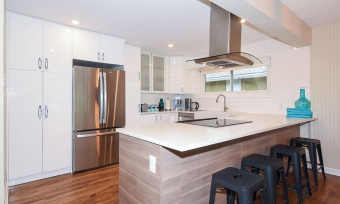 Ottawa Division Apartment | Spacious Main Lev Apt | Algonquin | 4 Beds, 2 Bath | Sleeps 8