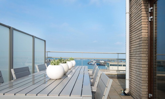Vissershaven Apartment | Spacious modern apartment in Scheveningen