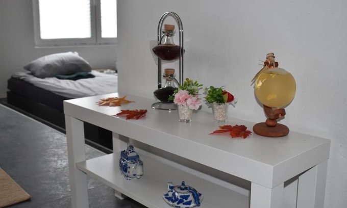 Boom House | Spacious, Newly Renovated Home - 8 Min Walk to Tomorrowland