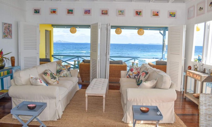 Park Bay Villa | Spacious Off-grid Beachfront Villa - Park Bay House