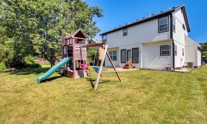 Olathe House | Spacious Olathe Home w/Fireplace: Near Parks!