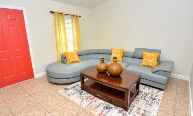 River Park House | Spacious + Peaceful + Comfortable 3 BR House