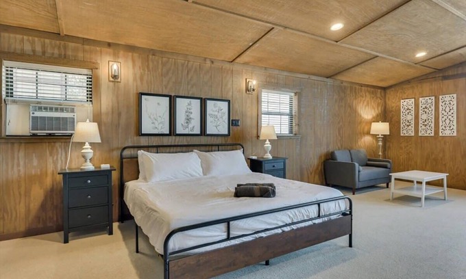 Weston House | Spacious Ranch Style Home w/Cinema Room
