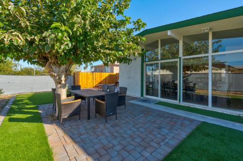 North Las Vegas House | Spacious Remodeled Retreat Haven