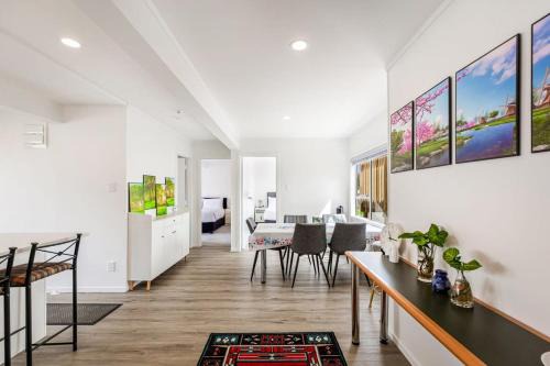 Greenlane - Ellerslie House | Spacious Renovated 3BR in Ellerslie I Zodiak Stays