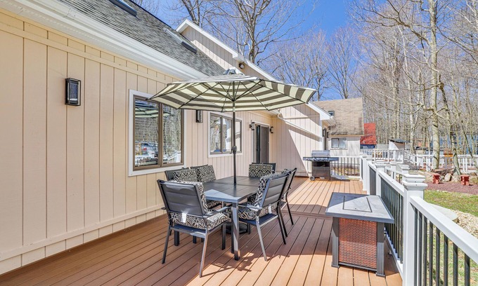 Tobyhanna House | Spacious Retreat 7 Mi to Tobyhanna State Park!