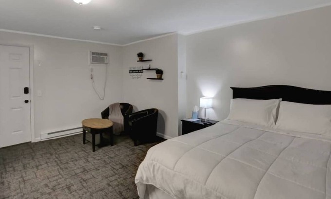 Loyalton House | Spacious room w/ KingBed and desk & sitting area