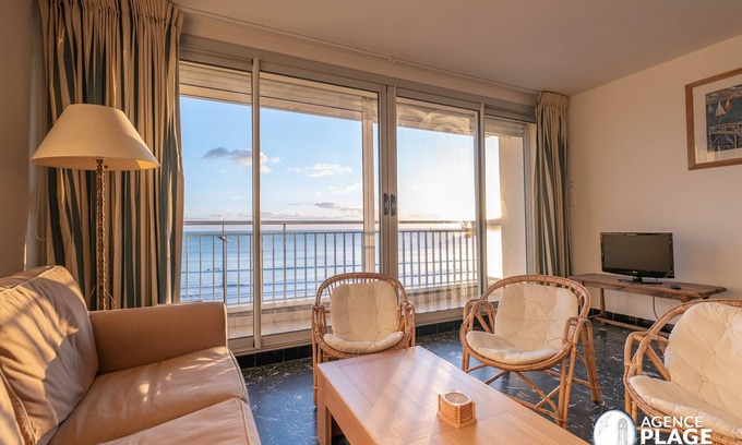 Les Sables d'Olonne Apartment | Spacious Seafront Apartment with Balcony, Near Beach and Shops