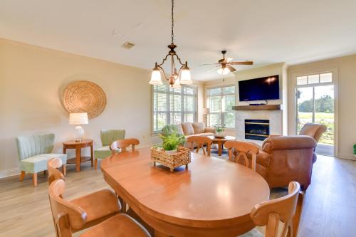 Springfield Villa | Spacious Springfield Home with Golf Course View!