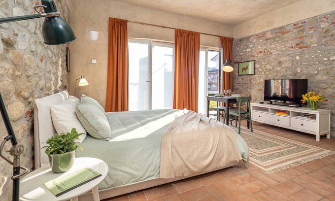 Cressa Apartment | Spacious Studio Apartment with Garden in Restored Farmhouse