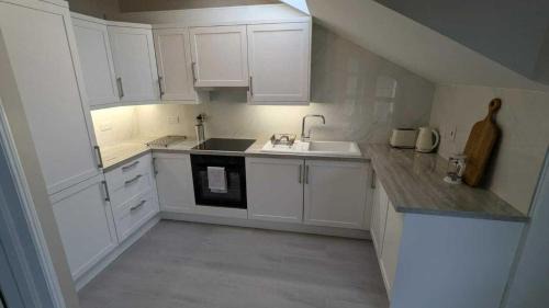 Malahide Apartment | Spacious & stylish upgraded 1BD Malahide Marina