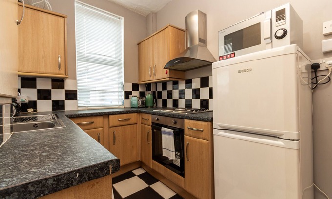 Eccles Bed & Breakfast | Spacious Suite 3: Private Room for 3