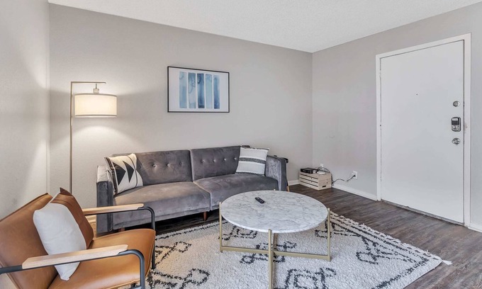 Midland Apartment | Spacious Suite in the Center of Midland
