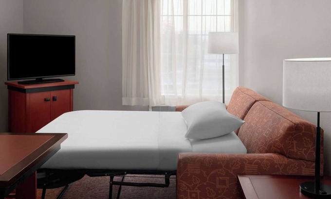 Downtown House | Spacious Suite w/Kitchen and Separate Living, Dining Area - Central Location