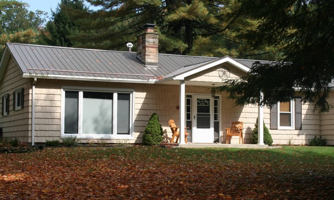 Tylersburg Cabin | Spacious Sunset Maple Cabin