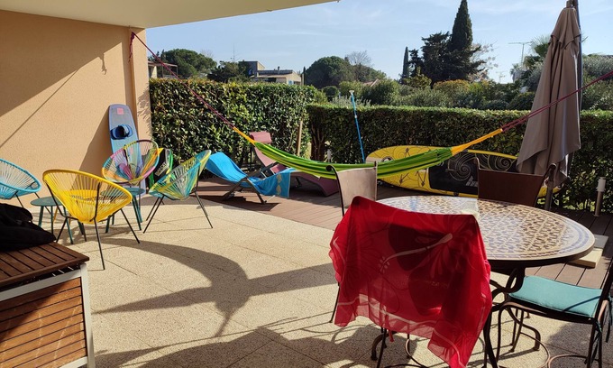 Aigues-Mortes Apartment | Spacious T3 with swimming pool and 45m2 terrace a stone's throw from the ramparts