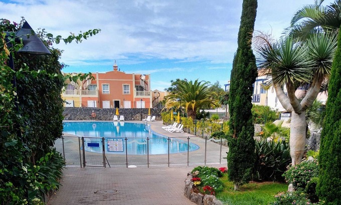 Palm-Mar House | Spacious terraced house near the beach in a beautiful complex with heated pool