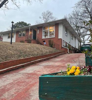 Terry Sanford House | Spacious tranquil home close to downtown 5 beds