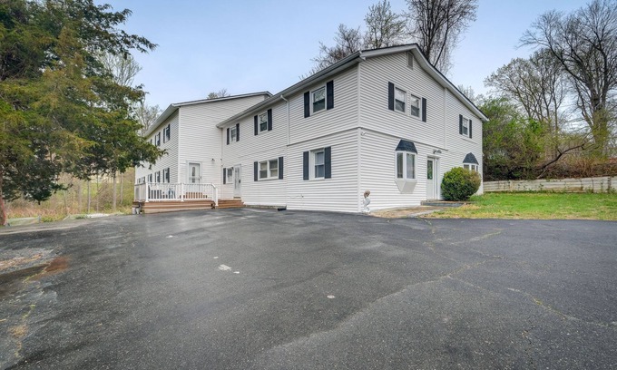 Triangle House | Spacious Triangle Townhome - Near Hiking & Golf!