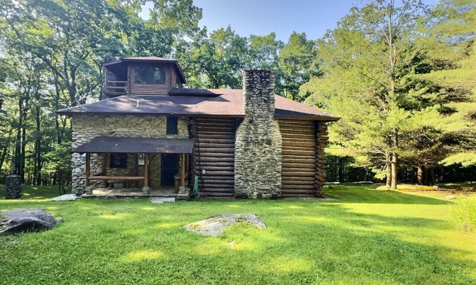 Clarion Cabin | Spacious, Unique Home