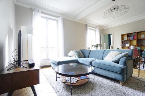 Quartier de la Folie-Mericourt Apartment | Spacious unoverlooked nest with open view