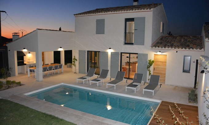 Malaucene Villa | Spacious villa in a modern Provencal style, at the foot of bald mountain Ventoux
