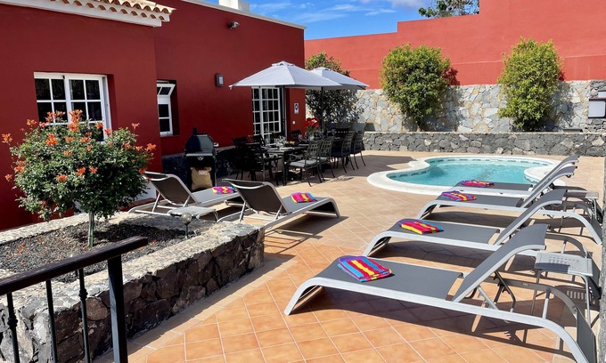 Arona Villa | Spacious Villa in Quiet Location Close to Resorts